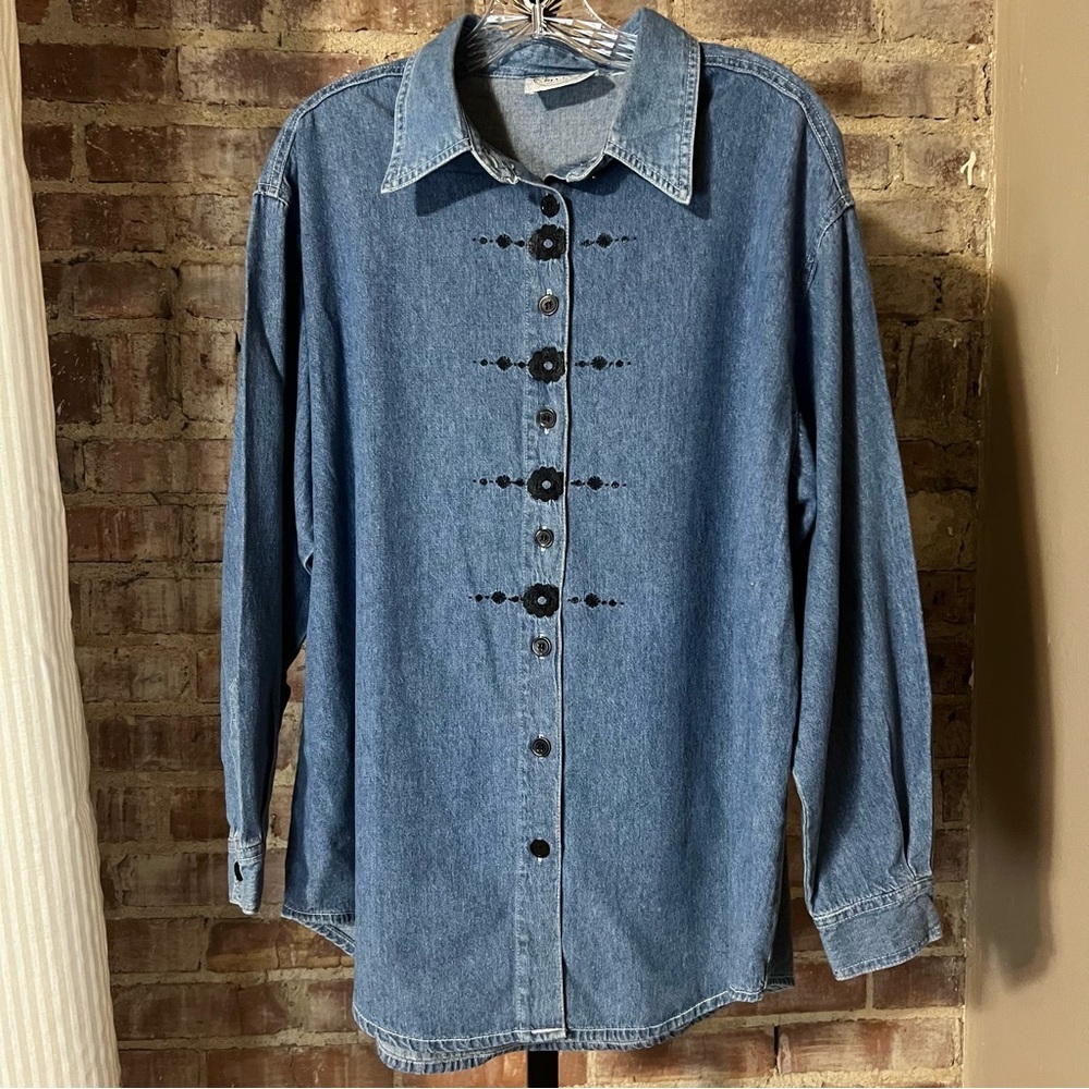 Vintage Plus Size Floral Embroidered Denim Button-Up Shirt -Size 2x -TP36